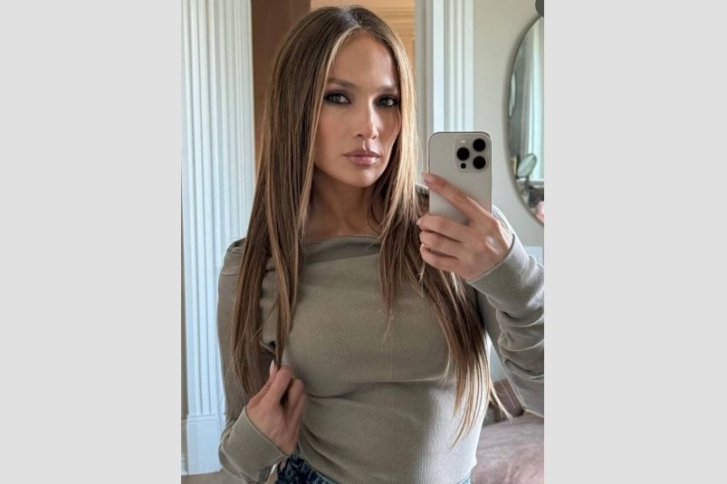 Идеальная укладка от Джей Ло - не пушится в летний дождь, держится в жару