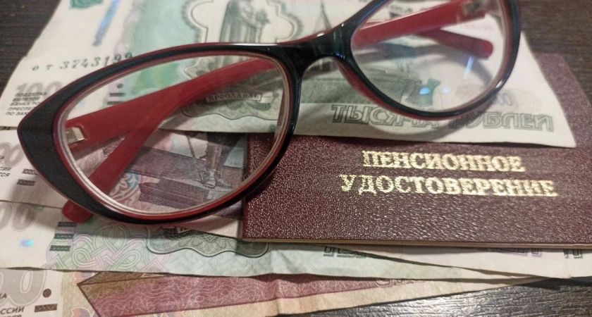 И работающим, и неработающим. Всем тем, кто получает пенсию, перечислят разовую выплату в конце июня