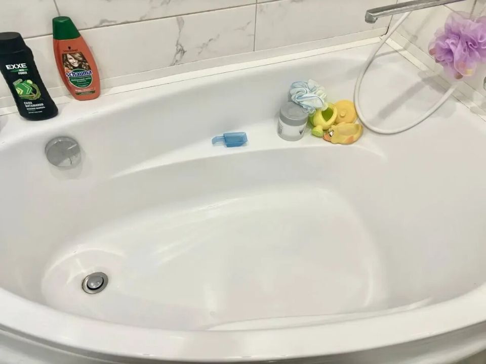 Как вернуть блеск акриловой ванне: простой и бюджетный способ