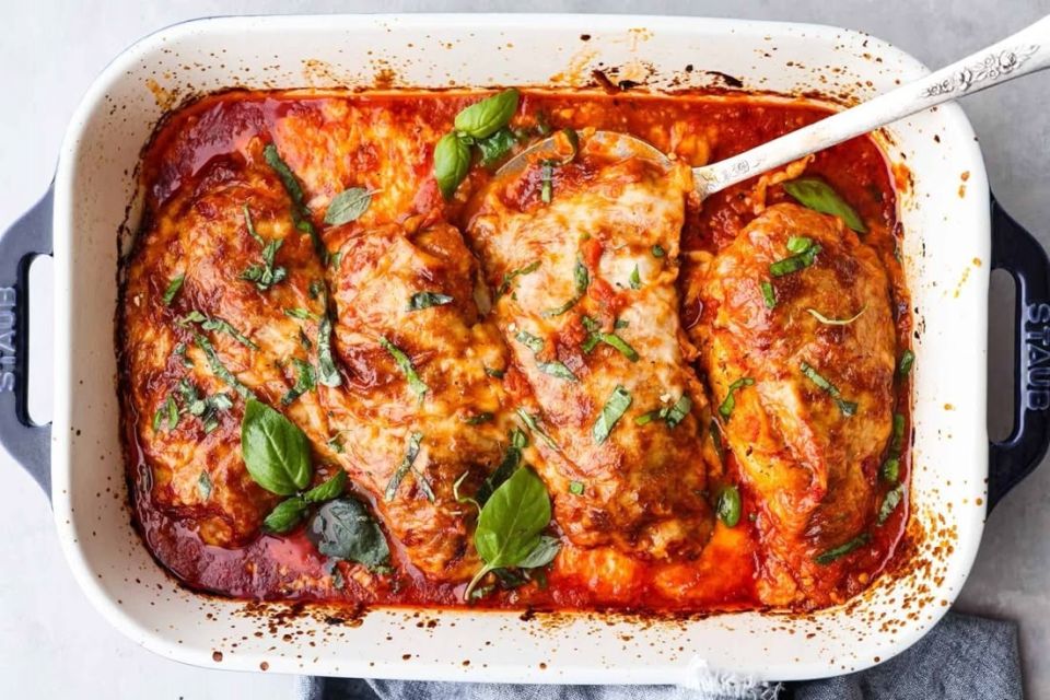 Три оригинальных рецепта запеченной курицы для любого случая