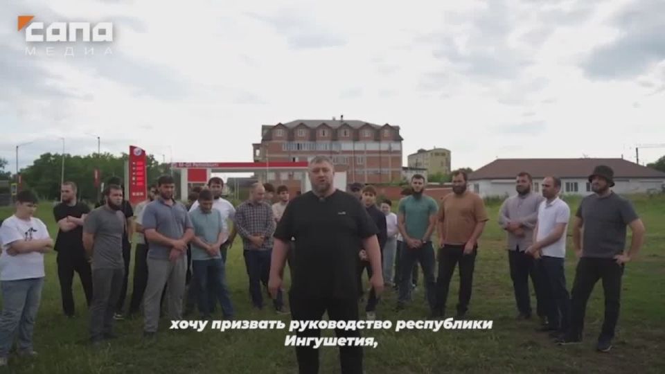            ,    
