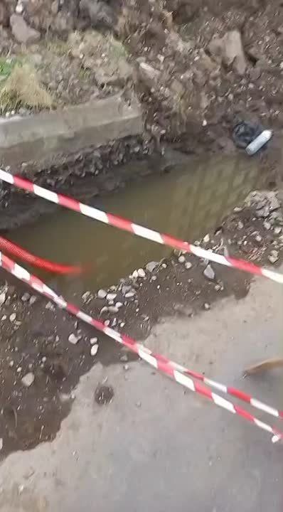   .      ,  -  