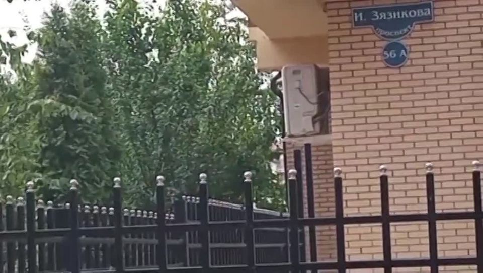   !.             