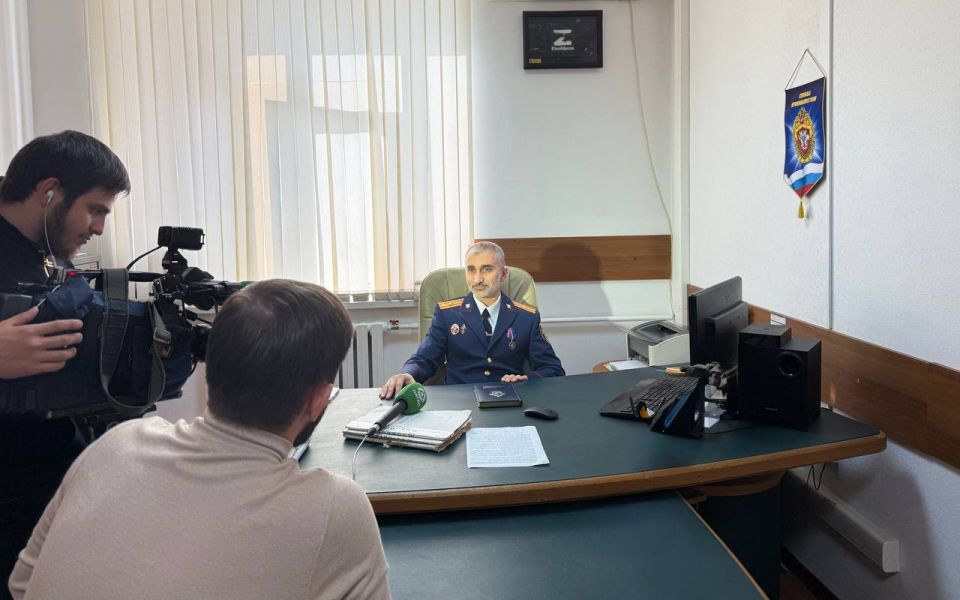   16:00  19:00        ,     -    