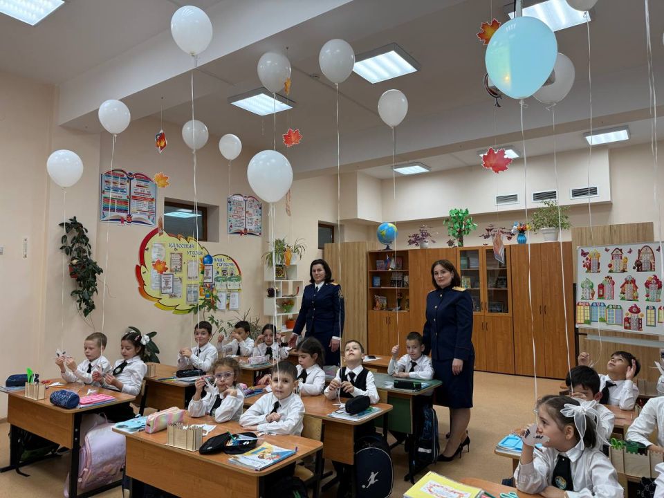 Женский совет при следственном управлении СК России по Республике Ингушетия провел акцию памяти «И превратились в белых журавлей»