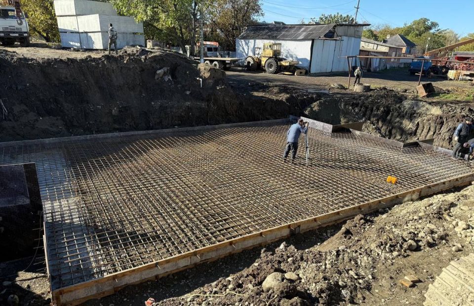 В Карабулаке продолжается капитальный ремонт моста