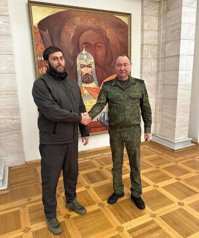 По поручению Главы РИ первый вице-премьер Правительства Ингушетии Магомед Евлоев провел рабочую встречу с заместителем главнокомандующего Сухопутными войсками РФ генерал-лейтенантом Алексеем Авдеевым