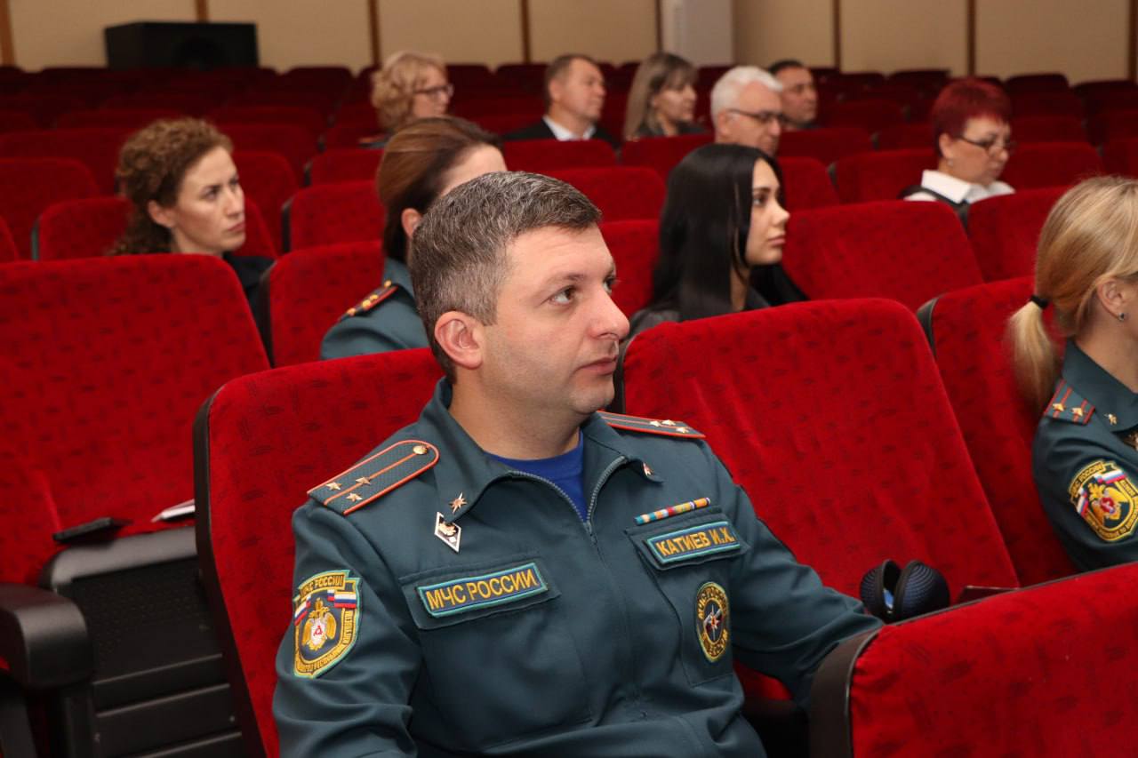 В Нальчике завершился учебно-методический сбор для сотрудников административной работы МЧС России В Нальчике завершился учебно-методический сбор для сотрудников административной работы МЧС России