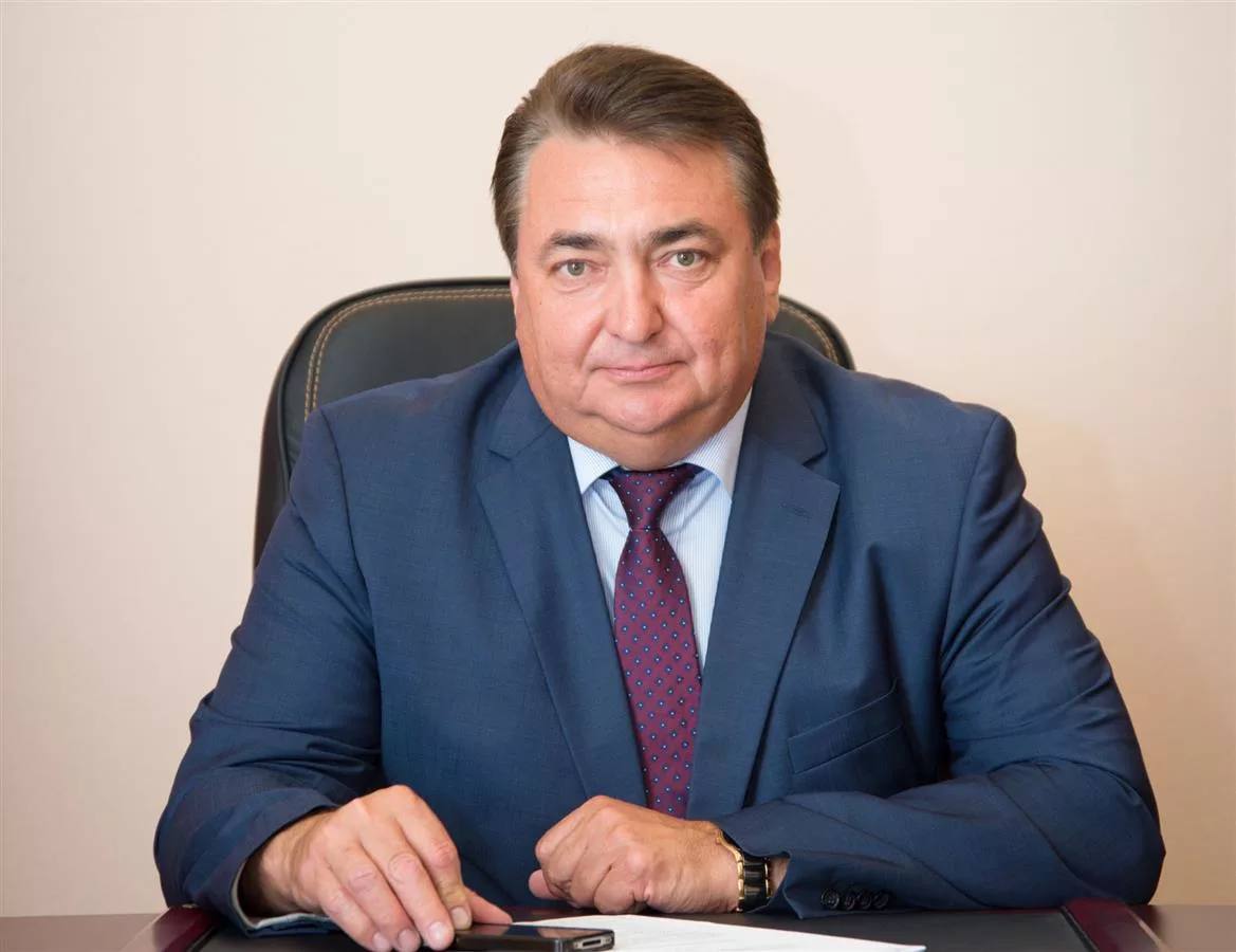 Сегодня свой день рождения отмечает премьер - министр Ингушетии Владимир Сластенин! Руководство и коллектив Минстроя Ингушетии сердечно поздравляет Вас с этой датой !