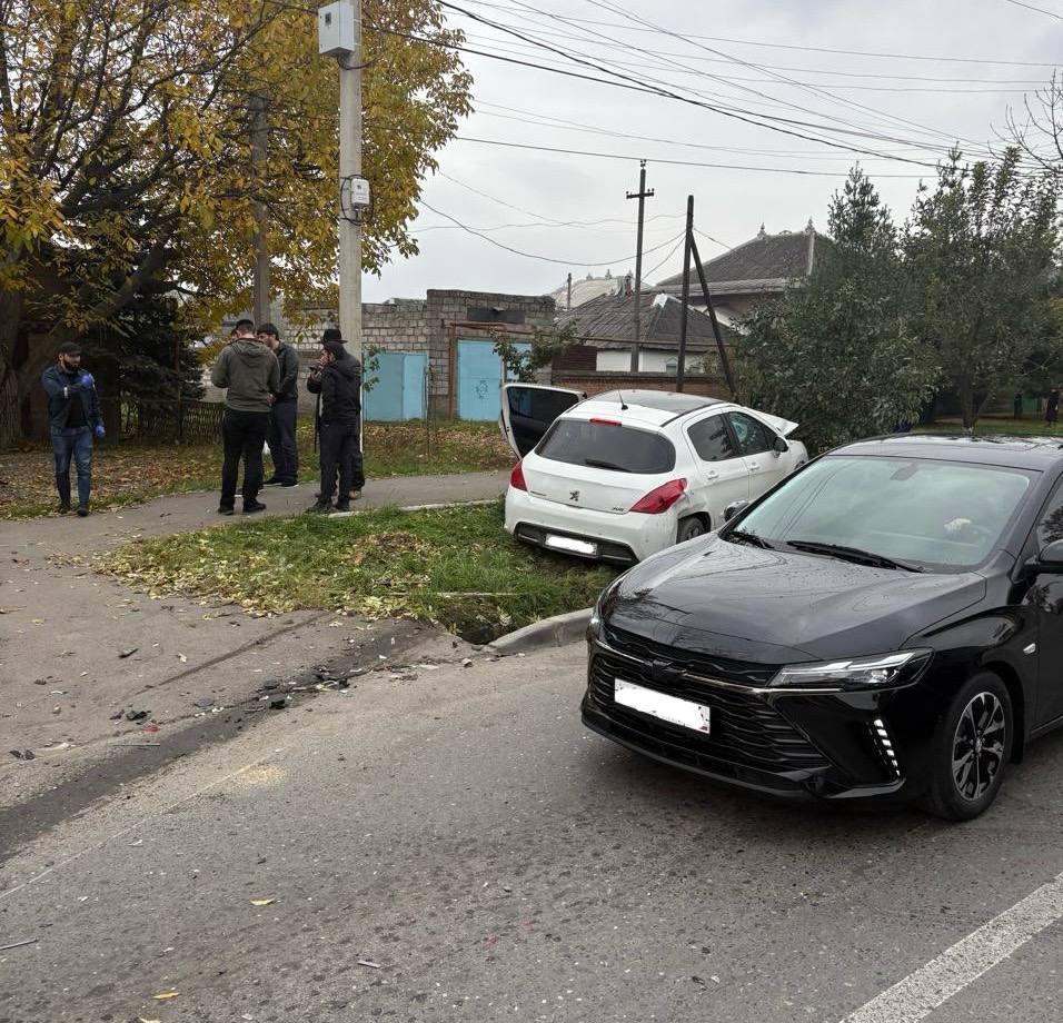 В 10:44 по (мск) 26.10.2025 года в Центр обработки вызовов «Служба 112» поступило сообщение о дорожно-транспортном происшествии в г. Назрань по улице Картоева В 10:44 по (мск) 26.10.2025 года в Центр обработки вызовов «Служба 112» поступило сообщение о дорожно-транспортном происшествии в г. Назрань по улице Картоева