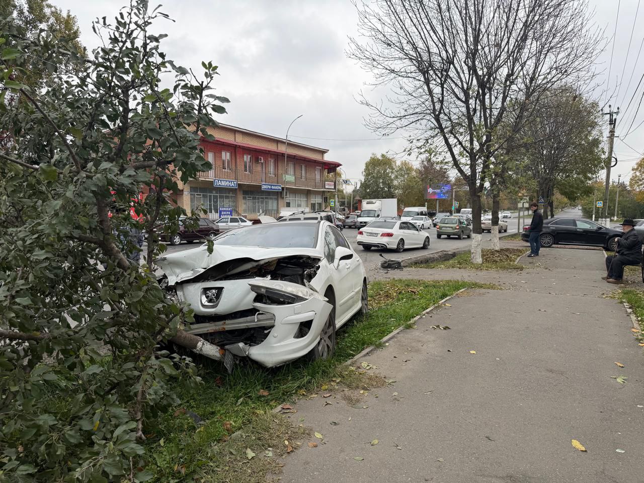 5 человек пострадали в ДТП в Назрани - виновник аварии не уступил дорогу автомобилю, имевшему преимущество 5 человек пострадали в ДТП в Назрани - виновник аварии не уступил дорогу автомобилю, имевшему преимущество