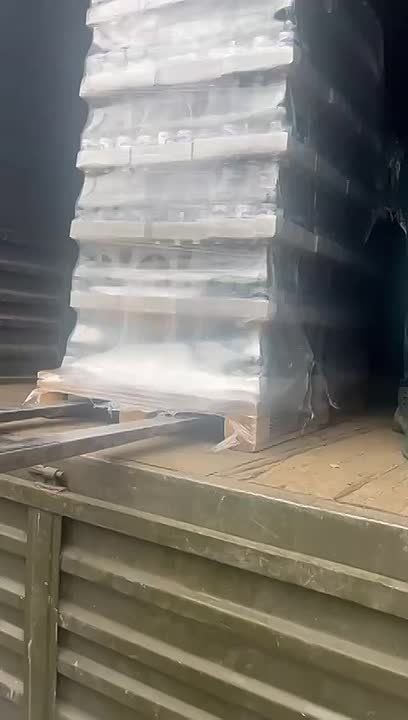 Заместитель председателя комитета Народного Собрания по здравоохранению, социальной политике, делам ветеранов и участников специальной военной операции, полковник Бадрудин Олигов организовал передачу партии гуманитарной...