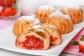 Весенний десерт мечты: пирожные Шу с клубничным сердцем и заварным кремом