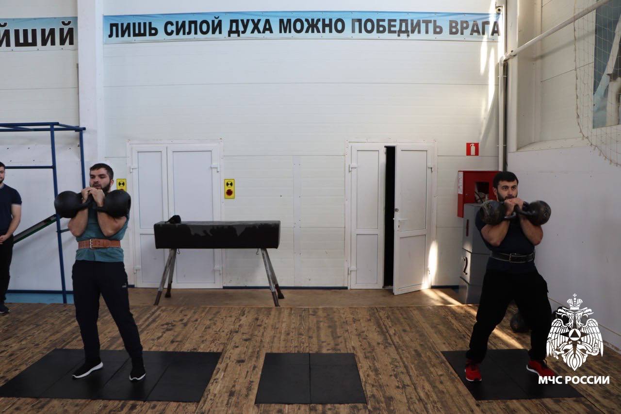 Соревнования сильнейших. В спортивной школе олимпийского резерва «Назрань» прошли лично-командные соревнования по гиревому спорту среди подразделений Главного управления МЧС России по Республике Ингушетия Соревнования сильнейших. В спортивной школе олимпийского резерва «Назрань» прошли лично-командные соревнования по гиревому спорту среди подразделений Главного управления МЧС России по Республике Ингушетия