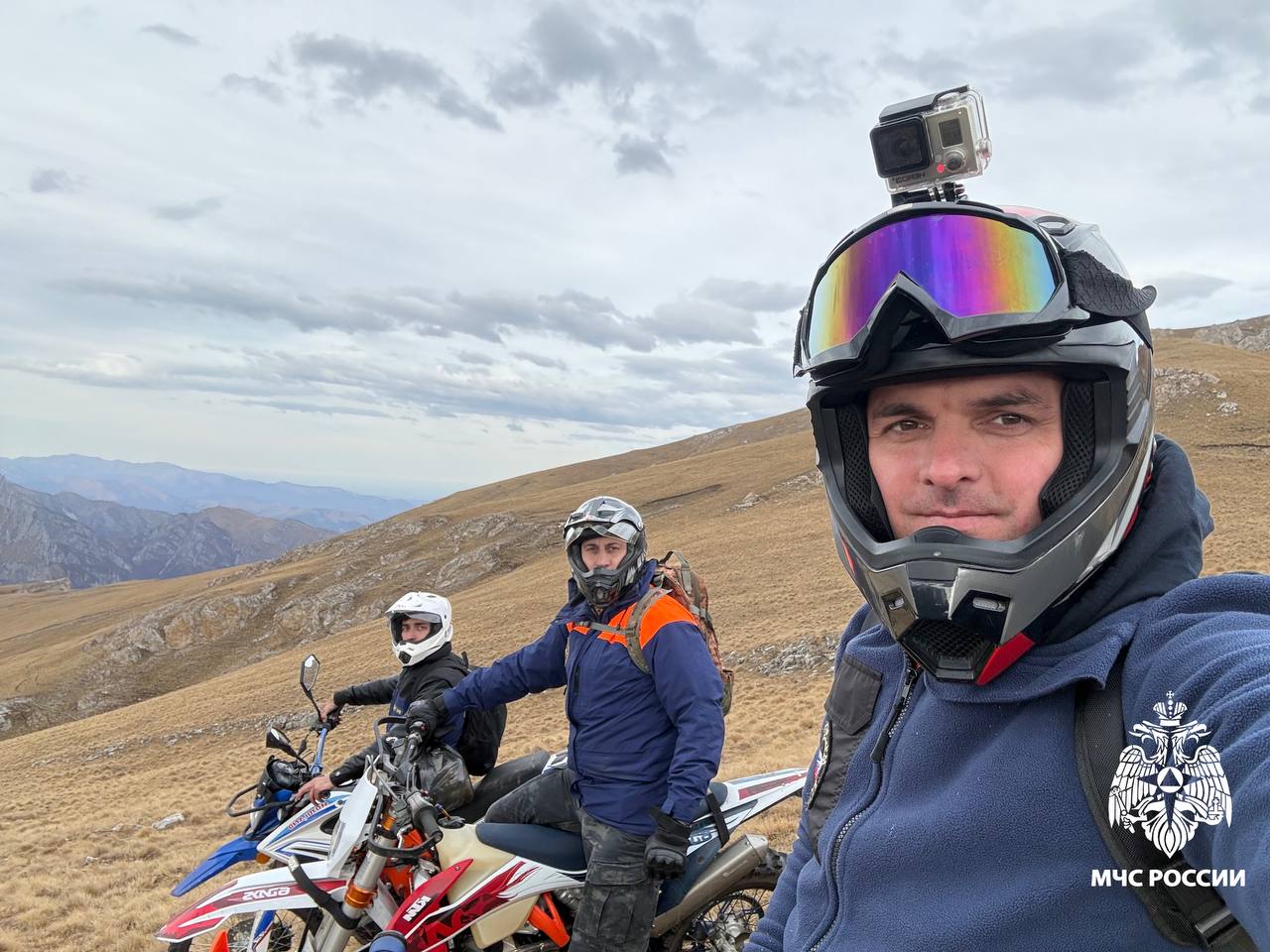 На Столовой горе развернут флаг 35-летия МЧС России На Столовой горе развернут флаг 35-летия МЧС России