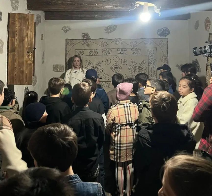 Для ребят из нуждающихся семей и детей бойцов СВО провели экскурсию по Магасу