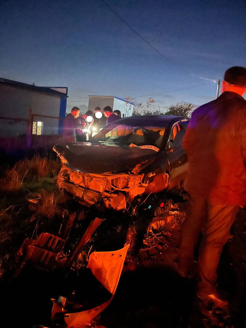 В 17:37 по (мск) 31.10.2025 года в Центр обработки вызовов «Служба 112» поступило сообщение о дорожно-транспортном происшествии в а.о. Альтиево г. Назрань по улице Студенческая в районе очистных сооружений В 17:37 по (мск) 31.10.2025 года в Центр обработки вызовов «Служба 112» поступило сообщение о дорожно-транспортном происшествии в а.о. Альтиево г. Назрань по улице Студенческая в районе очистных сооружений