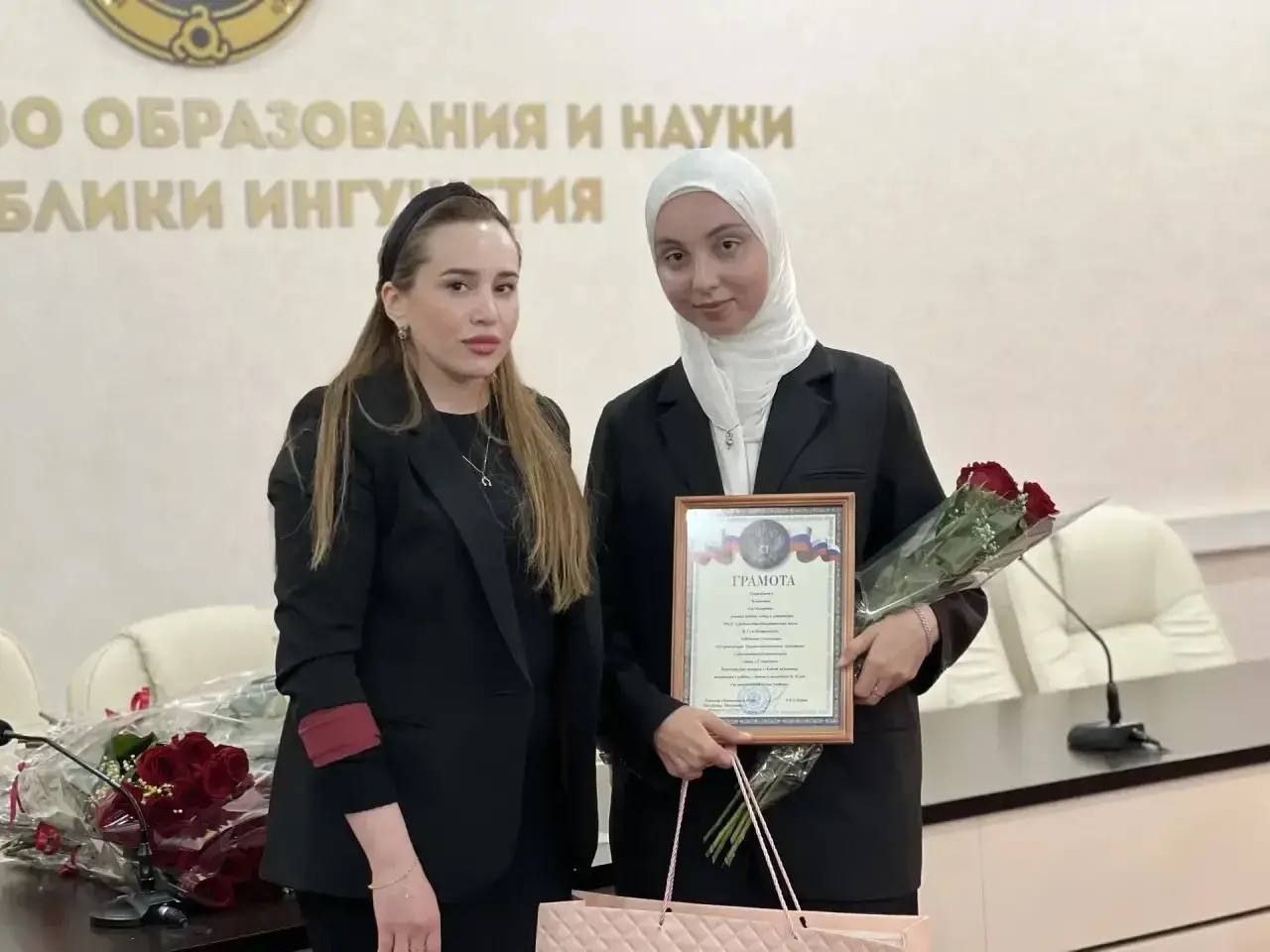 В Минобрнауки РИ наградили победителей конкурса «За нравственный подвиг учителя» В Минобрнауки РИ наградили победителей конкурса «За нравственный подвиг учителя»