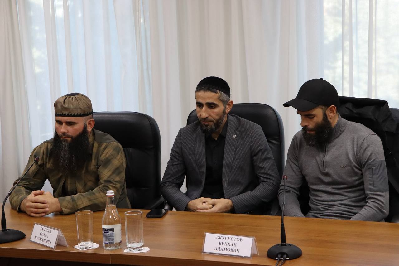 В Народном Собрании РИ состоялось торжественное награждение инициативной молодежи В Народном Собрании РИ состоялось торжественное награждение инициативной молодежи