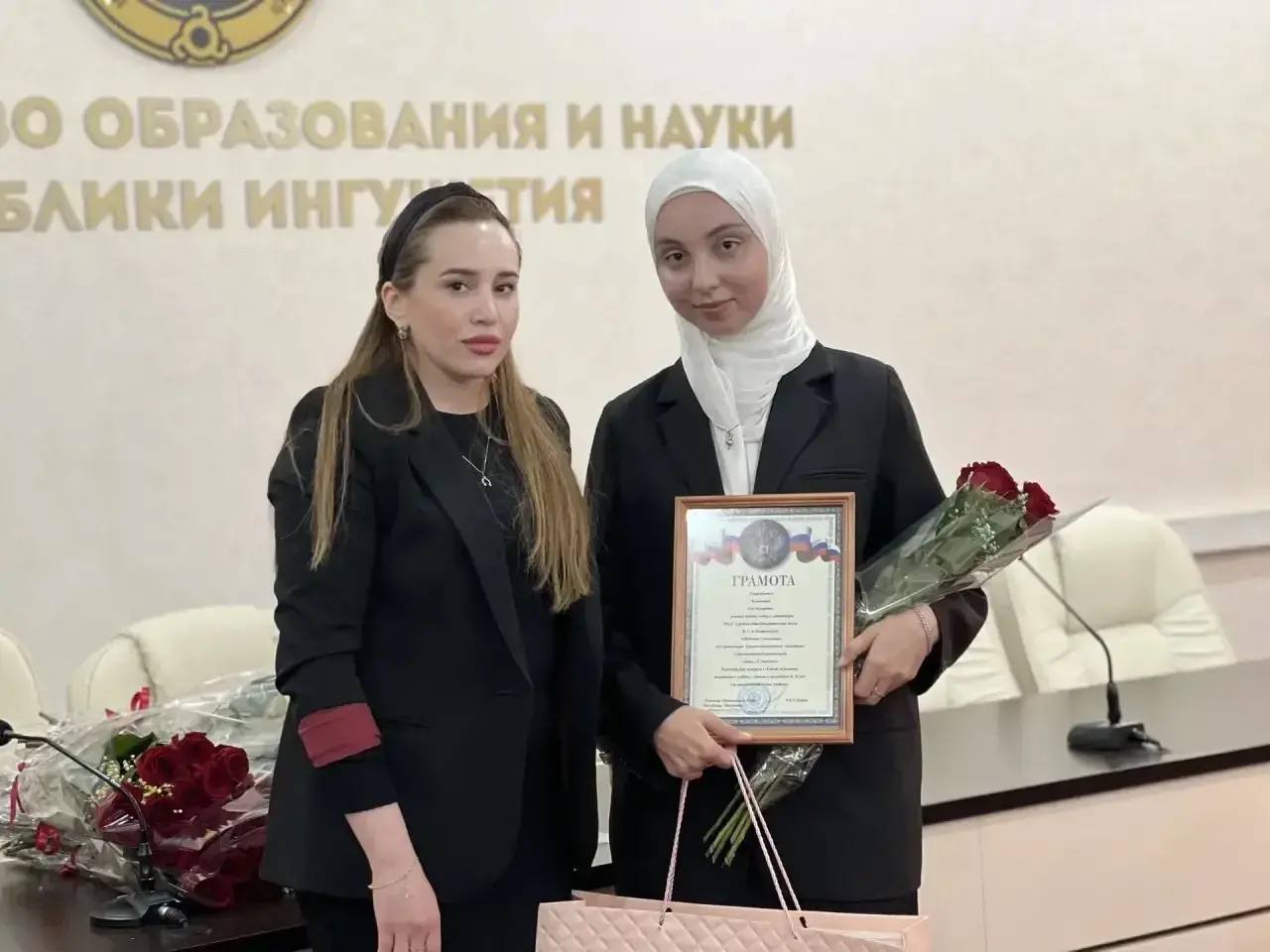 В Ингушетии наградили лучших педагогов республики В Ингушетии наградили лучших педагогов республики