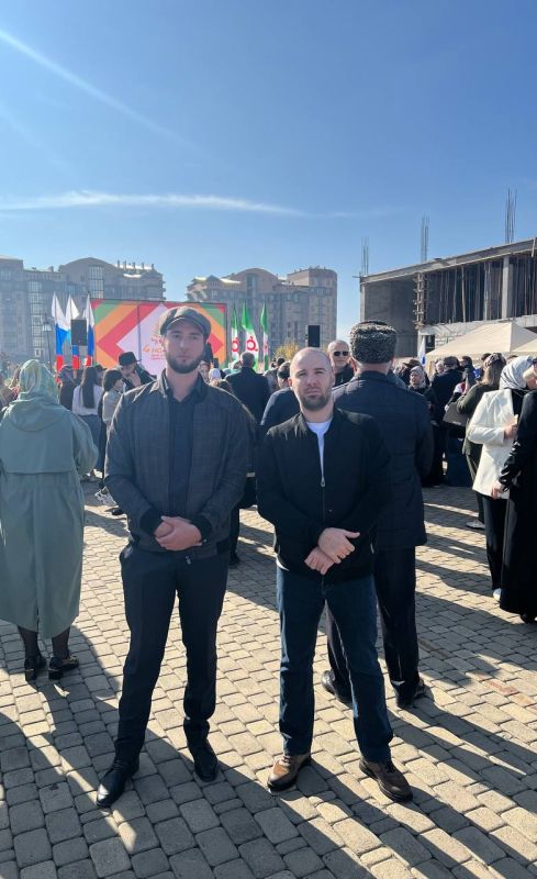 Сотрудники МЧС Ингушетии во главе с исполняющим обязанности министра по делам гражданской обороны и чрезвычайным ситуациям Республики Ингушетия Александром Евлоевым приняли участие в праздничном мероприятии, приуроченном ко... Сотрудники МЧС Ингушетии во главе с исполняющим обязанности министра по делам гражданской обороны и чрезвычайным ситуациям Республики Ингушетия Александром Евлоевым приняли участие в праздничном мероприятии, приуроченном ко...