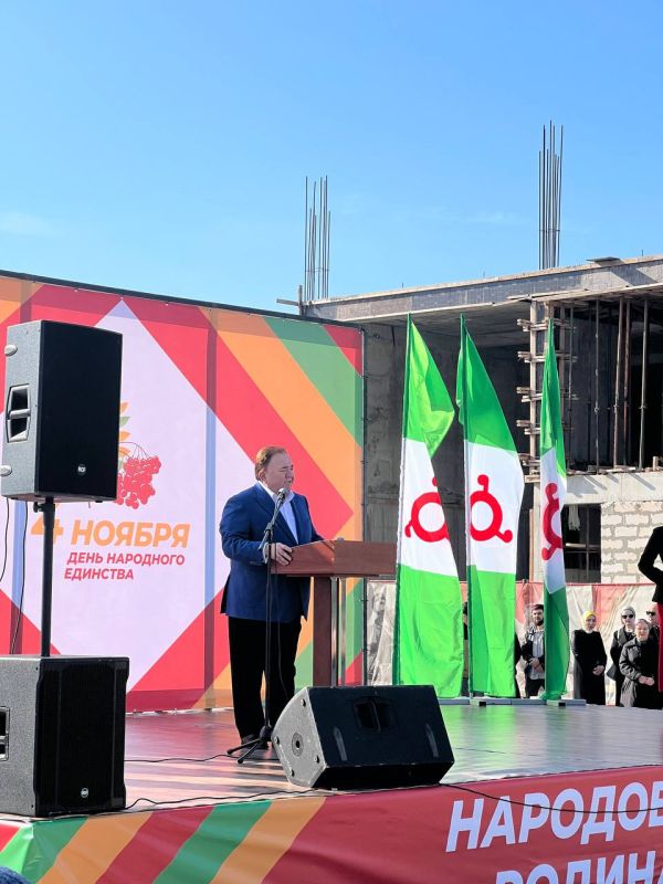 Сотрудники МЧС Ингушетии во главе с исполняющим обязанности министра по делам гражданской обороны и чрезвычайным ситуациям Республики Ингушетия Александром Евлоевым приняли участие в праздничном мероприятии, приуроченном ко... Сотрудники МЧС Ингушетии во главе с исполняющим обязанности министра по делам гражданской обороны и чрезвычайным ситуациям Республики Ингушетия Александром Евлоевым приняли участие в праздничном мероприятии, приуроченном ко...