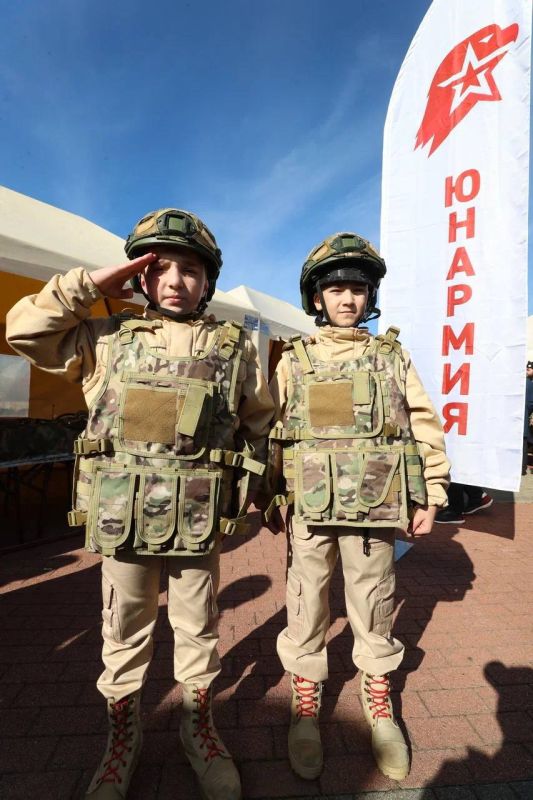 Сотрудник следственного управления принял участие в праздничном мероприятии, посвященном Дню народного единства Сотрудник следственного управления принял участие в праздничном мероприятии, посвященном Дню народного единства