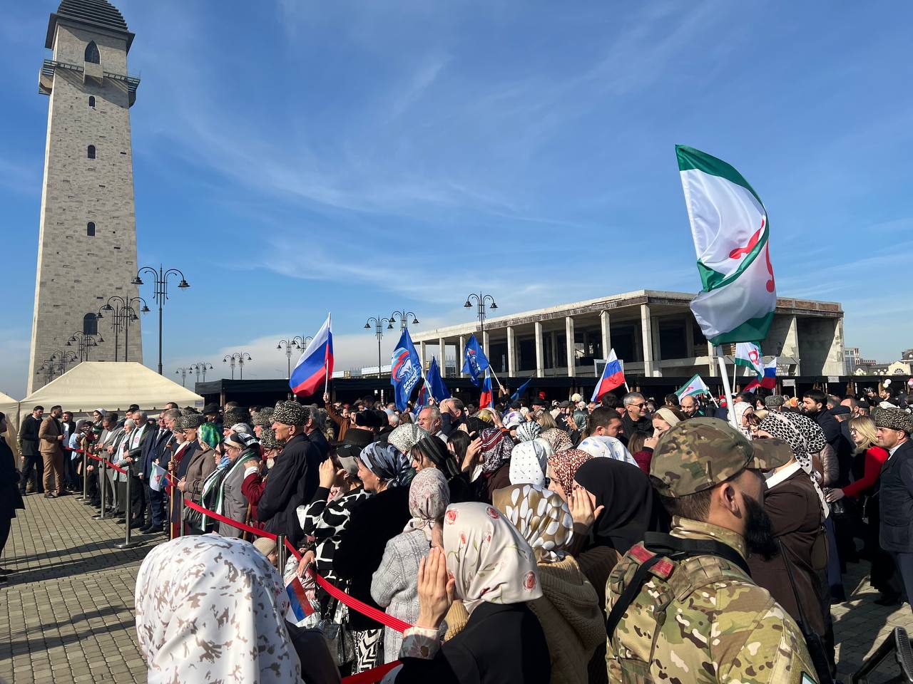 Сотрудники МЧС Ингушетии во главе с исполняющим обязанности министра по делам гражданской обороны и чрезвычайным ситуациям Республики Ингушетия Александром Евлоевым приняли участие в праздничном мероприятии, приуроченном ко... Сотрудники МЧС Ингушетии во главе с исполняющим обязанности министра по делам гражданской обороны и чрезвычайным ситуациям Республики Ингушетия Александром Евлоевым приняли участие в праздничном мероприятии, приуроченном ко...