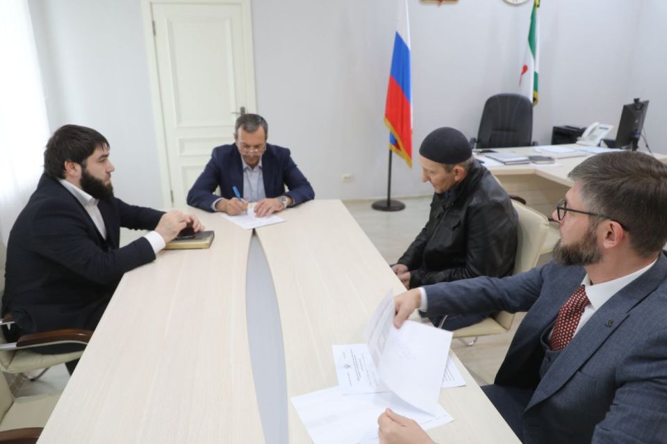 Вице-премьер Хаджибекир Муталиев провёл приём граждан Вице-премьер Хаджибекир Муталиев провёл приём граждан