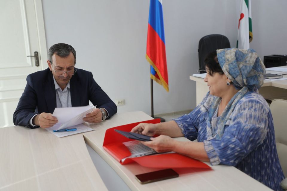 Вице-премьер Хаджибекир Муталиев провёл приём граждан