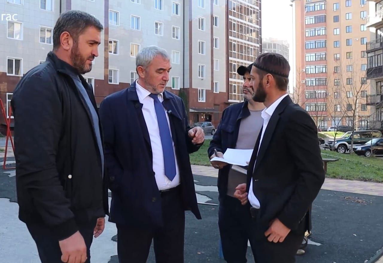 Инспекция детских игровых площадок в Магасе Инспекция детских игровых площадок в Магасе