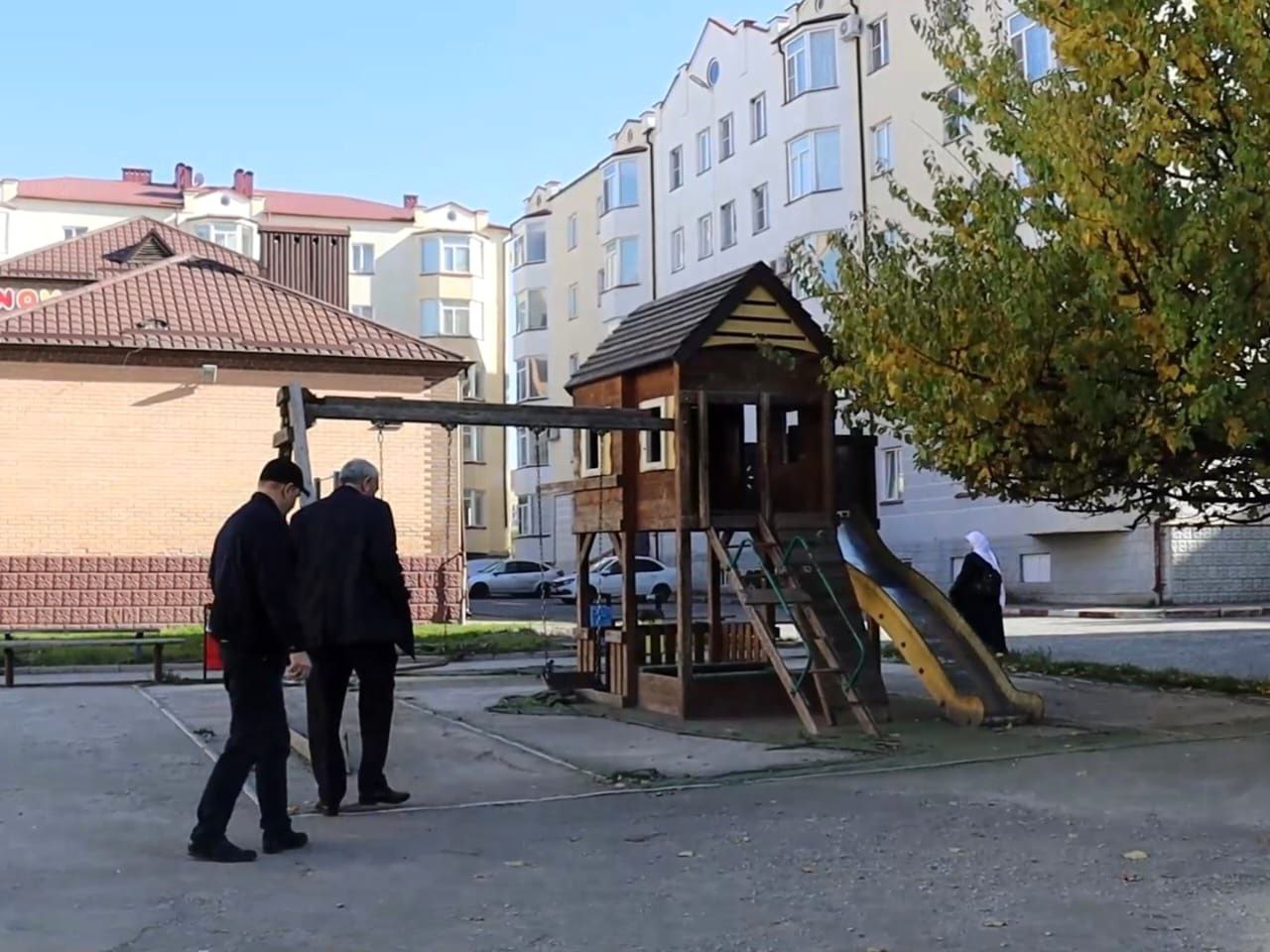 Инспекция детских игровых площадок в Магасе Инспекция детских игровых площадок в Магасе