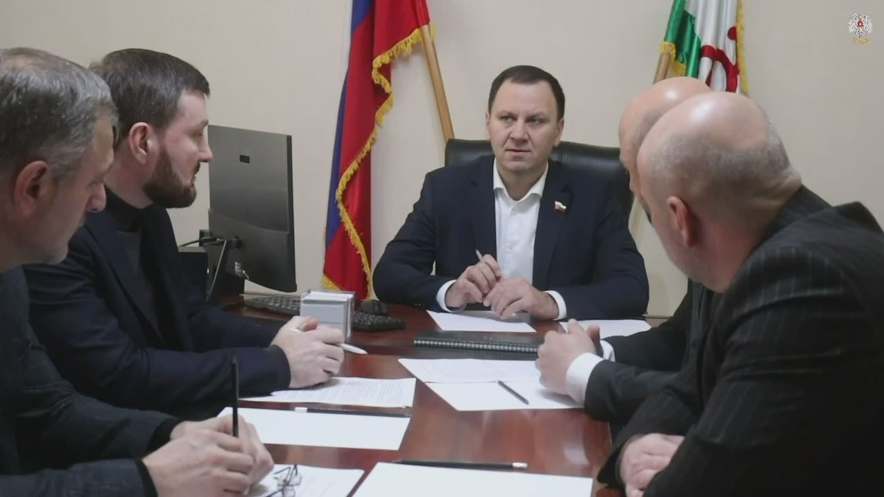 Сенатор Михаил Илезов провёл встречу с жителями Гамурзиевского округа: в центре внимания – строительство федеральной автодороги