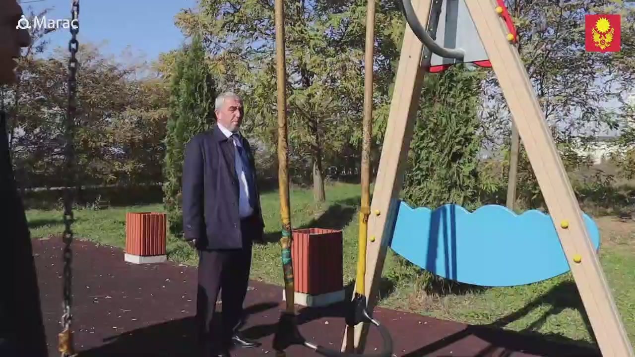 В рамках планового инспектирования объектов городской инфраструктуры глава города Муса Темурзиев провел мониторинг состояния детских игровых зон, требующих капитального ремонта