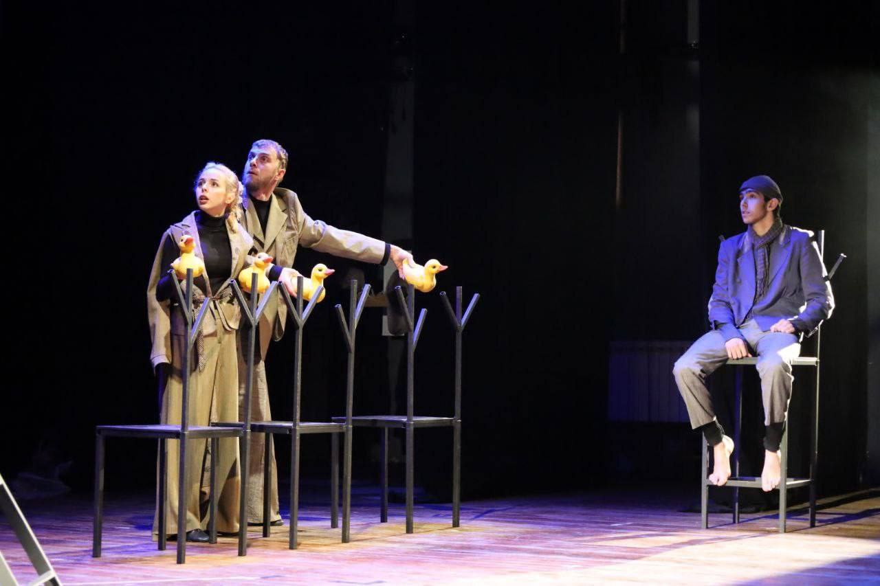 Ингушский государственный театр юного зрителя приглашает на спектакль «Гадкий утенок»