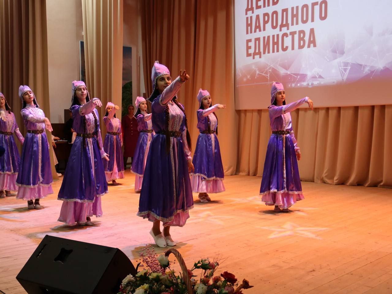 В Назрановском районе прошел праздничный концерт ко Дню народного единства