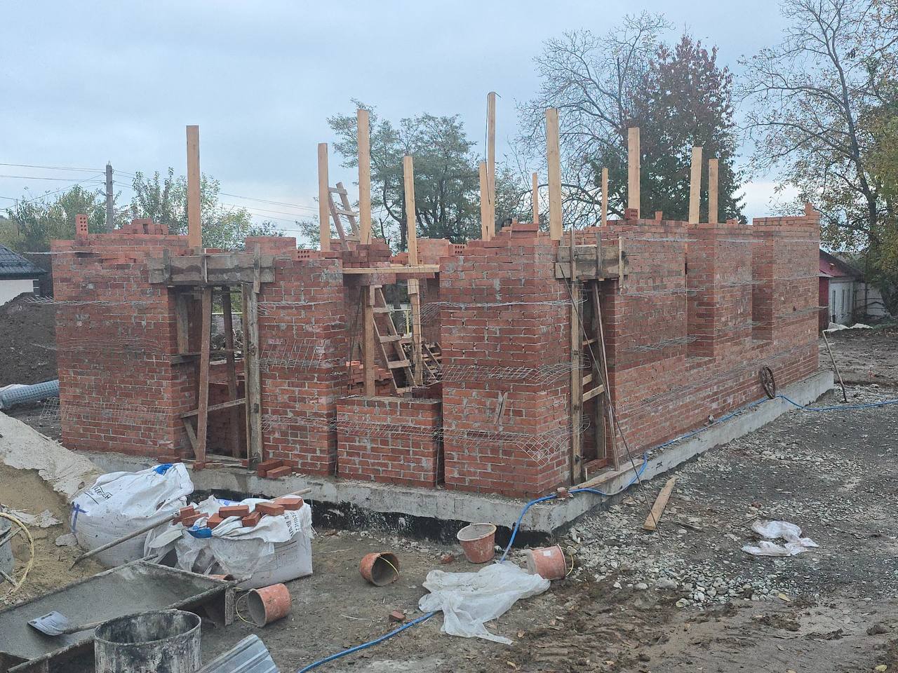 В отдалённом сельском поселении Чемульга Сунженского района ведётся строительство нового фельдшерско-акушерского пункта (ФАП) В отдалённом сельском поселении Чемульга Сунженского района ведётся строительство нового фельдшерско-акушерского пункта (ФАП)