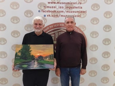 Известный художник подарил картину потомку строителя мельницы в Ингушетии