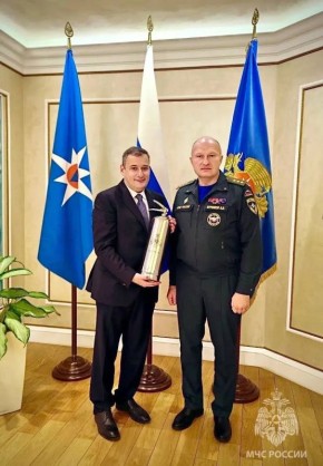 В Москве главы МЧС России Александр Куренков и Курской области Александр Хинштейн обсудили вопрос укрепления технической оснащенности региона
