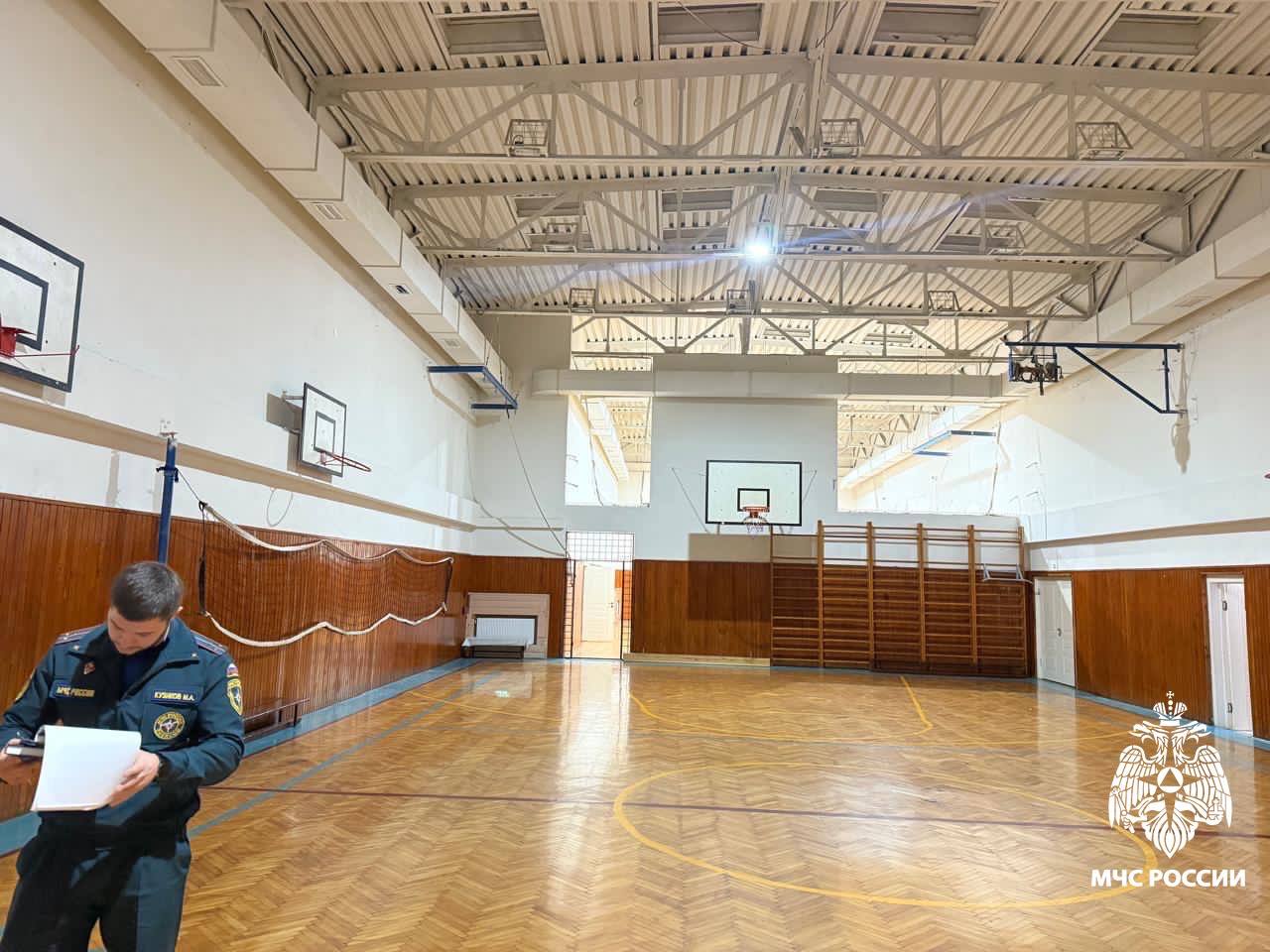 #Госпожнадзор. Проверка пожарной безопасности спортивных объектов Назрани В Назрани 7 ноября прошли проверки спортивных залов и бойцовских клубов на соответствие нормам пожарной безопасности #Госпожнадзор. Проверка пожарной безопасности спортивных объектов Назрани В Назрани 7 ноября прошли проверки спортивных залов и бойцовских клубов на соответствие нормам пожарной безопасности