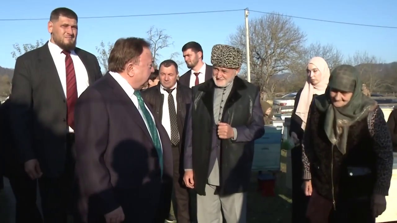 Глава Ингушетии встретился с победительницей конкурса на лучшее ЛПХ