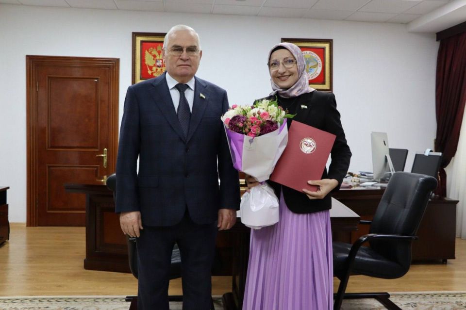 Сегодня свой день рождения празднует депутат Народного Собрания, член комитета по бюджету и налогам Мадина Богатырева