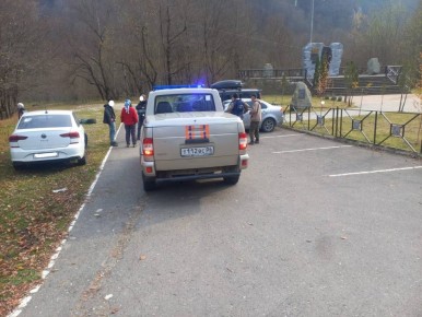 В 12:20 (мск) 15.11.2025 года в Центр обработки вызовов «Служба 112» поступило сообщение о том что в Ассинском ущелье (Джейрахский район) человек потерял направление и заблудился