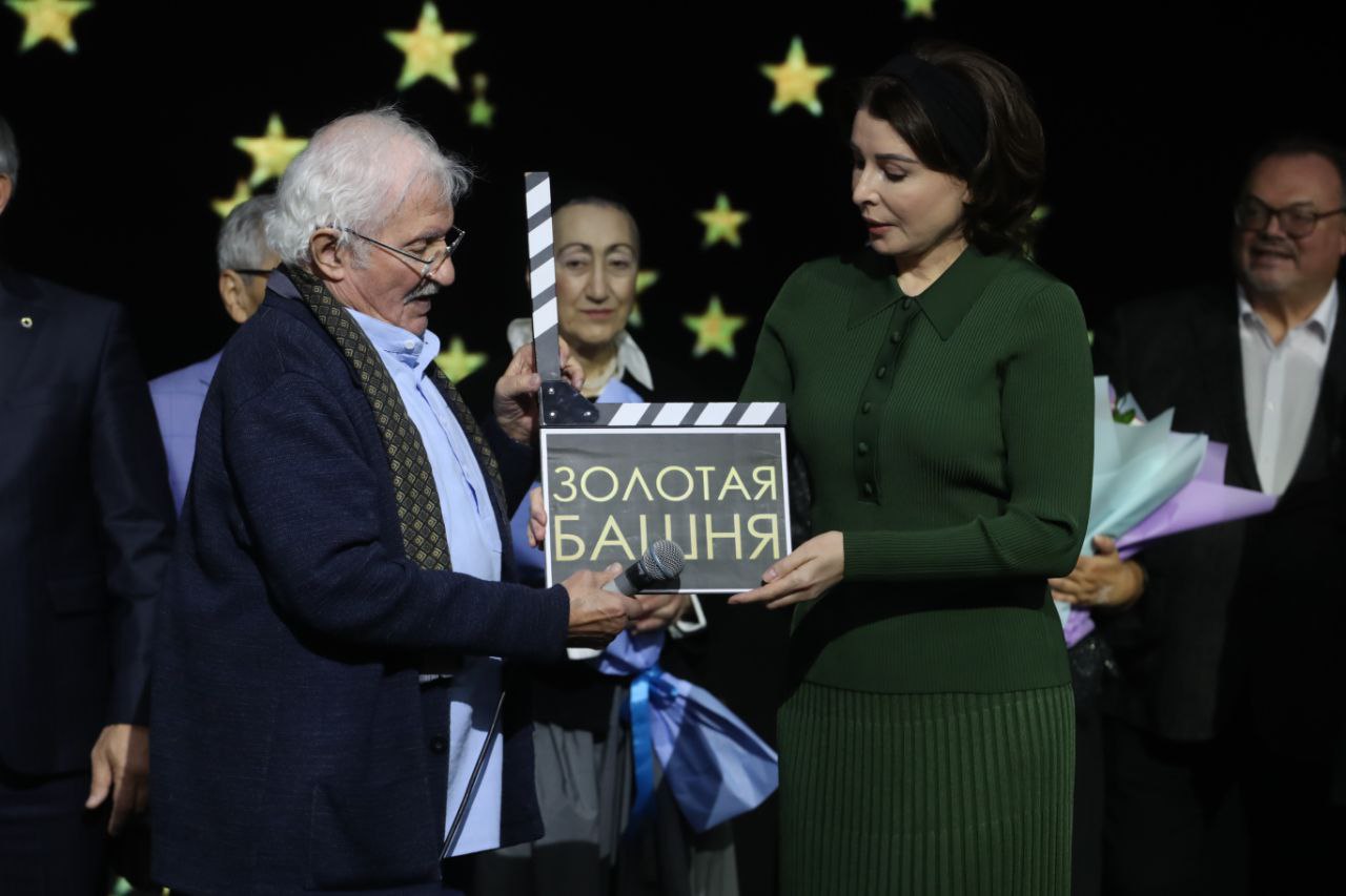 В Назрани торжественно открыли XI Международный кинофестиваль «Золотая башня» В Назрани торжественно открыли XI Международный кинофестиваль «Золотая башня»