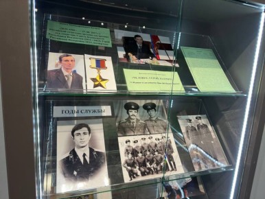 В музее Мемориального комплекса жертвам репрессий открыта фотодокументальная выставка «ЧЕЛОВЕК, ГЕРОЙ, ПАТРИОТ», приуроченная к 65-летию Героя Российской Федерации Ахмеда Котиева
