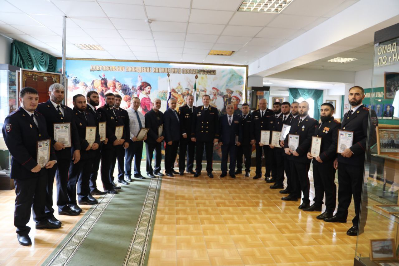 Владимир Котов: «Служба участковых – фундамент деятельности министерства» Лучших участковых региона поощрили в МВД по Республике Ингушетия Владимир Котов: «Служба участковых – фундамент деятельности министерства» Лучших участковых региона поощрили в МВД по Республике Ингушетия