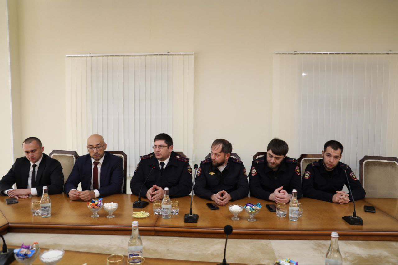 В администрации Магаса наградили лучших участковых столицы республики В администрации Магаса наградили лучших участковых столицы республики