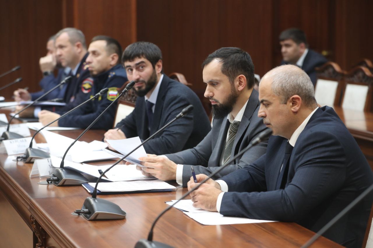 Премьер-министр Ингушетии Владимир Сластенин принял участие в совещании под руководством замминистра экономического развития РФ Сергея Назарова Премьер-министр Ингушетии Владимир Сластенин принял участие в совещании под руководством замминистра экономического развития РФ Сергея Назарова