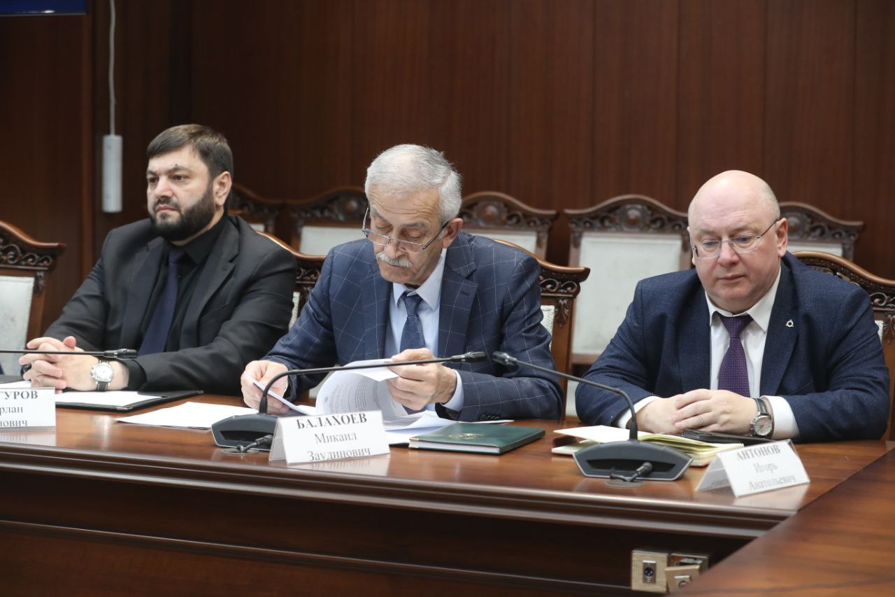 Премьер-министр Ингушетии Владимир Сластенин принял участие в совещании под руководством замминистра экономического развития РФ Сергея Назарова Премьер-министр Ингушетии Владимир Сластенин принял участие в совещании под руководством замминистра экономического развития РФ Сергея Назарова