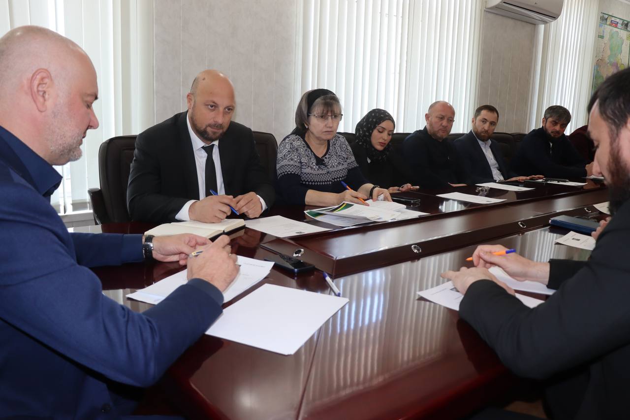 В мэрии Назрани прошло совещание под председательством главы города Руслана Оздоева В мэрии Назрани прошло совещание под председательством главы города Руслана Оздоева